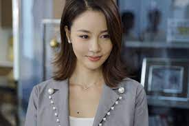 Theo apple daily, nữ diễn viên từ hy viên xác nhận cô và chồng là doanh nhân uông tiểu phi đang tiến hành các thủ tục ly hôn. Triá»‡u Lá»‡ DÄ©nh Ä'Æ°á»£c Giáº£i Oan An Dung Tháº¿ Than Khi Phim Má»›i Dinh Lum Xum