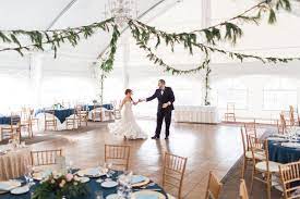Interlaken Inn Wedding Lakeville Ct Wedding Photographer Connecticut Wedding Connecticut Wedding Venues Waterfront Wedding Venue