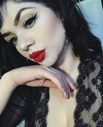 Donna Johansen's Instagram, Twitter & Facebook