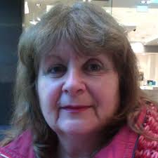 Случаят от тази сутрин, когато трамвай дерайлира пред жилищен блок и удари  няколко автомобила, е тревожен и разбираемо събуди много въпроси сред  хората. Най-важното е, че няма пострадали граждани. Екипите за аварийни