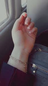 سنابات بنات سنابات ستوري انستغرام ستوريات اقتباسات ستوري مقولات استغرام بحر ستوري بحر Girl Hand Pic Cute Girl Poses Photo Ideas Girl