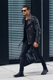 Good quality leather gains character as it ages so, if here at atom retro you can shop an incredible choice of men's chelsea boots in leather and suede. Black And White Skinny Jeans With Chelsea Boots Fall Outfits For Men 176 Ideas Outfits Lookastic