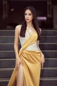 Võ hoàng yến trong vietnam's next top model 2017. Vo Hoang Yáº¿n Khuyen Hoa Háº­u Tráº§n Tiá»ƒu Vy Thi Miss Universe Thá»i Trang Ná»¯ Thá»i Trang NgÆ°á»i Máº«u