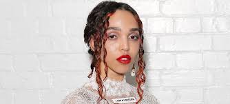 Magdalene, magdalene, lp1, lp1, singles: Fka Twigs Se Une A El Guincho En Cuarentena Para Sacar Nuevo Disco Musica Los40