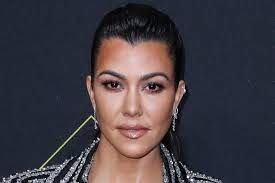 Learn about kourtney kardashian's origin kourtney mary kardashian is a reality tv star and an entrepreneur. Kourtney Kardashian Teams Strapless Vinyl Dress Prada Square Toe Pumps To Ring In 2021