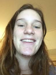 Elle Long (@elleyouhyena)