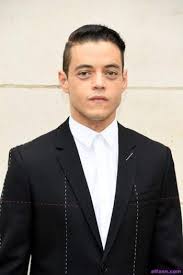 محمد صلاح يرشح رامي مالك لتجسيد شخصيته على شاشة السينما. Ø±Ø§Ù…ÙŠ Ù…Ø§Ù„Ùƒ Ù…ØµØ±ÙŠ Ø§Ù„Ø£ØµÙ„ Ù„Ù…Ø¹ Ù†Ø¬Ù…Ù‡ ÙÙŠ Ù‡ÙˆÙ„ÙŠÙˆÙˆØ¯ Ù†Ø§Ù„ Ø¬Ø§Ø¦Ø²Ø© Ø¥ÙŠÙ…ÙŠ ÙˆØ´Ø§Ø±Ùƒ ÙÙŠ Ø¹Ø¶ÙˆÙŠØ© Ø§Ù„Ø£ÙˆØ³ÙƒØ§Ø±