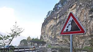 Die axenstrasse im kanton uri ist seit donnerstagmittag wieder offen. Axenstrasse Wegen Steinschlag Gesperrt Urner Wochenblatt