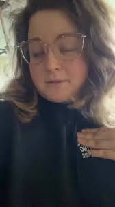 Y’all, I was there BEFORE land shark 🤷🏼‍♀️❤️ @jennamarbles #OwnTheCurve  #musiclives #DoTheScotts #tiktokdiy #AerieREALPositivity #leavingmybody