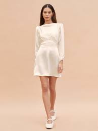 And, for the bride that can't part with a long gown, short frocks are fabulous for evening dancing or for making a run to the getaway car at the end of the night. 23 Best Short Wedding Dresses For Summer 2021