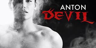 Anton kim ewald, född 7 augusti 1993 i stockholm, är en svensk sångare, dansare och koreograf. Anton Ewald Devil Stockhouse Artistbolaget