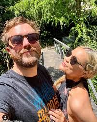 Iain stirling told the guardian that love island has a constructive effect on social media discussions. Love Island S Iain Stirling And Laura Whitmore Spark Speculation They Re Already In Mallorca Latest Celebrity News