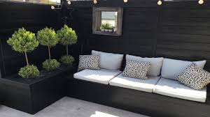 Jardinière en ciment rayée cm. Fabriquer Un Banc De Jardin En Bois Avec Bac A Fleurs Magicmanu