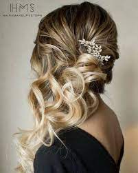 Brautjungfer Seite Hochsteckfrisuren Coiffure Demoiselle D Honneur Coiffure De Bal Coiffure Mariage