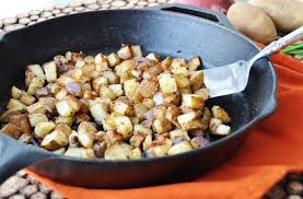 Semur kentang tahu yang selalu menjadi menu pendamping andalan untuk varian nasi, kini bisa dimasak sendiri di rumah. Resep Sayur Santan Tahu Kentang Nikmatnya Menggoyang Lidah