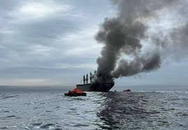 Reportan al menos cuatro ataques a barcos en estrecho de Ormuz