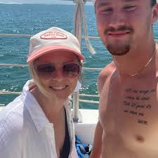 Heather Brooke (@heather.brooke.809939) • Facebook, Connect with friends