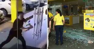 Providing here digi penang contact number, phone number, customer care number and digi penang corporate office address: Angry Man Wreaks Havoc And Smashes Glass Panels At Digi Store World Of Buzz