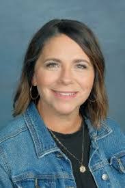 Tracey Desmond's Instagram, Twitter & Facebook