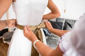 Gebrauchte brautkleider wie neu im outlet in großer auswahl von bekannten designern und marken kaufen. Gunstige Brautgurtel Passend Zum Brautkleid Bei Der Hochzeit