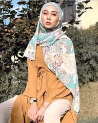 Ismail, kuala lumpur, 60000, malaysia. Naelofar Tribo Pleated Shawl Muslimah Fashion Scarves On Carousell