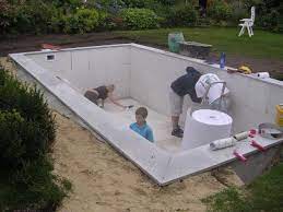 Schwimmbad mit schalsteinen betonieren pool selber bauende. Styroporbecken Isolierschalsteine Schalsteine Polystyrolschaum Steine Vergleich Von Styropool Und Isostone Poolbau Pool Selber Bauen Beton Poolheizung