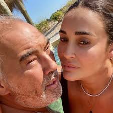 La diseñadora atraviesa una dulce etapa en el plano personal junto al empresario luso, joao viegas soares. No Se Esta Nada Mal Aqui Las Alucinantes Fotos De Vicky Martin Berrocal En Sus Vacaciones Minuto Neuquen