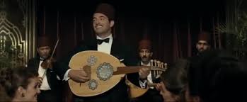 Sa carrière débute sur scène et à la télévision durant les années 1990, au sein de la troupe d'humoristes nous ç nous, puis il s'impose comme un acteur populaire grâce à la shortcom un gars, une fille, dont il partage. Oss 117 On Coub