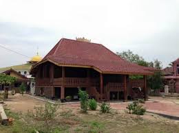 Rumah adat lampung yang satu ini merupakan ikon dari kebudayaan rumah adat lampung. Menjelajah 5 Rumah Adat Lampung Yang Sangat Unik