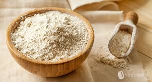 Tra gli alimenti contenenti glutine si annoverano la farina, l'amido di frumento, il pangrattato, la pasta, il muesli e tutti i prodotti da forno dal pane ai biscotti fino ai salatini, tanto per citarne alcuni. Farina Integrale Quanti Tipi Ne Esistono E Come Usarle