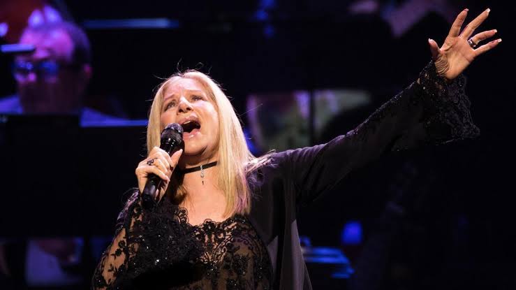 At Staples Center, Barbra Streisand is a down-to-earth diva with Donald Trump on her mind - Los Angeles Times
