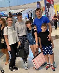 Luca reghecampf a oferit singurul interviu alături de iubita lui pentru antena stars. CrÄƒciun Made In Dubai Pentru Familia Reghecampf PrezenÅ£Äƒ SurprizÄƒ Un Fost CÄƒpitan Al Fcsb Ului