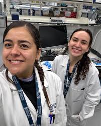 La estudiante de Ingeniería Sanitaria y Ambiental, Verónica Agudelo Guzmán,  está llevando a cabo una pasantía en la Universidad de Glasgow, enfocándose  en el análisis de muestras de biofiltros de sistemas FiME