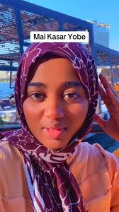 Nura Azaren Buni updated his profile picture.