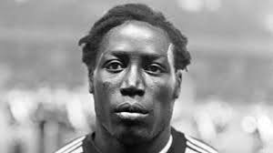 Bernadette adams, l'épouse, avec michel hidalgo, alors sélectionneur de l'équipe de france, et m. L Emouvante Histoire De Jean Pierre Adams Le Joueur Qui A Passe 37 Ans Dans Le Coma L Frii