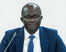 Cheikh Diba devant l'Assemblée : « Les 10 000 milliards de dette sont un  héritage du régime de Macky Sall »