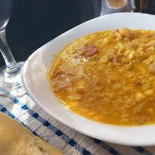 This authentic and traditional stew has numerous varieties, but the most famous version is the argentinian locro, mostly made with dry white corn kernels, meat, and vegetables. Receta De Locro Argentino Ingredientes Y Paso A Paso