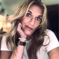 Amanda Rix's Instagram, Twitter & Facebook