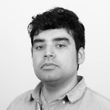 Alexander Karims karismatiske intensitet løfter «Advokaten» til grei  krimunderholdning