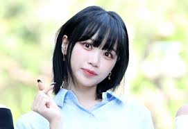 Le Sserafim's Kim Chae-won halts activities after catching flu