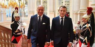 Ils contestent sa procédure d'adoption et la place dans cette loi des articles 79 et 131, 132, 133 et 142. Qu Est Ce Que Le Conseil Constitutionnel