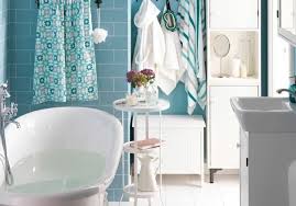 Galerie de salle de bain colorée. 15 Idees Pour Relooker Sa Salle De Bains Sans Se Ruiner Elle Decoration
