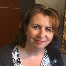 Karen Latimer's Instagram, Twitter & Facebook