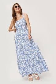 Discover women's tall dresses online at dorothy perkins and get free delivery on orders over £50. Tall Dresses Tall Women S Dresses Dorothy Perkins