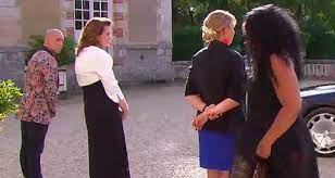 4 mariages pour une lune de miel est un divertissement diffusé sur tf1 dans lequel 4 femmes mettent en compétition le plus beau jour de leur à chaque épisode, alors que l'une d'entre elles se fait passer la bague au doigt, les 3 autres doivent noter le mariage. 4 Mariages Pour 1 Lune De Miel Vanessa Quitte La Finale Apres Un Clash Avec Anne Laure Et Marlene Christophe Gagnant Toutelatele