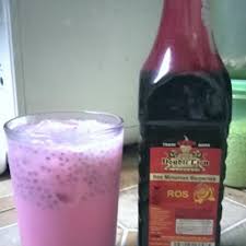 Pindahkan sirap kopi ke bekas dan biarkan datang ke suhu bilik. Resepi Air Bandung Selasih