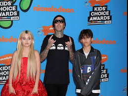 She had been receiving backlash regarding her opinion of her mother and for throwing shade at her mother, and her response to this seems to be to release screenshots of her mother's private. Travis Barker S Teens Bash Mom Shanna Moakler On Social Media She Is Not Ok With It