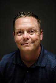 Derek Gipson's Instagram, Twitter & Facebook