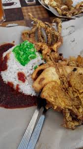It's our most bittersweet episode ever, and we don't mean the food. Nasi Lemak Sotong Gergasi Food Food Hunter Nasi Lemak