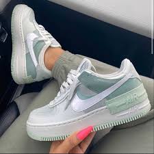 Pin By Marie Cisse On Clothes In 2020 Custom Nike Shoes Aesthetic Shoes Nike Air Shoes